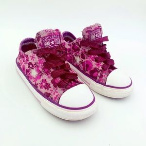 Girls Converse One Star Sneakers Size 9